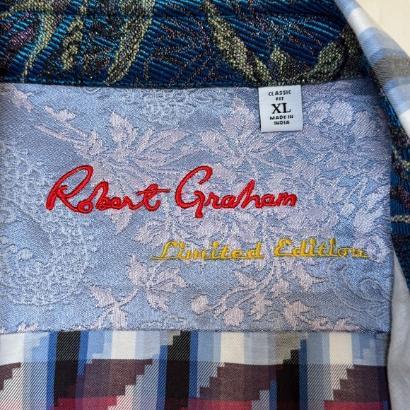 Robert Graham, limited edition, long sleeved button up - Picture 8 of 11